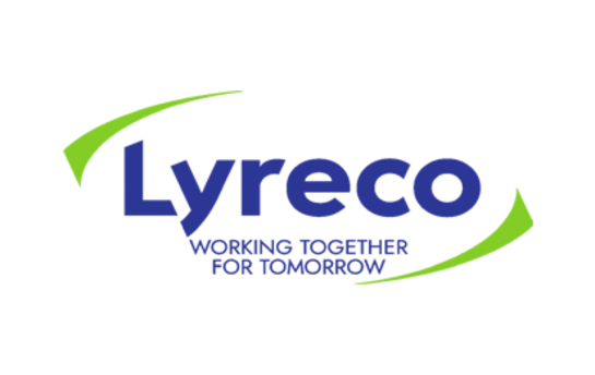 Das Logo von Lyreco mit einem grünen Bogen und dem Slogan "Working together for tomorrow".
