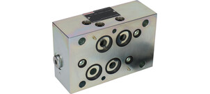 Ein Hydraulik-Steuerblock mit mehreren Bohrungen und Anschlüssen aus Metall, auf dem der Markenname "Rexroth" zu erkennen ist.